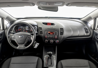 Подержанный автомобиль Kia Cerato Sedan 2015 года (14 фото)
