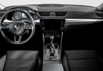 Подержанный автомобиль Skoda Superb Liftback 2018 года (11 фото)