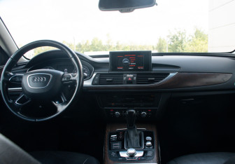 Подержанный автомобиль Audi A6 Sedan 2015 года (11 фото)