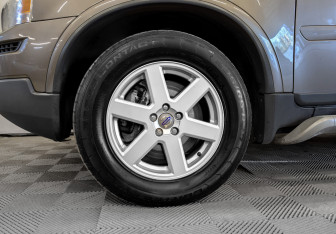 Подержанный автомобиль Volvo XC90 2011 года (18 фото)