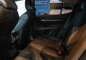 Подержанный автомобиль Toyota Camry Sedan 2021 года (8 фото)