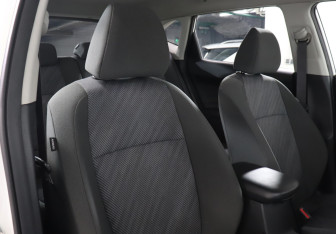 Подержанный автомобиль Kia Seltos 2021 года (16 фото)