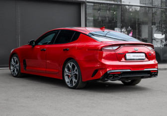Подержанный автомобиль Kia Stinger 2019 года (6 фото)