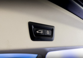 Подержанный автомобиль BMW X3 2019 года (27 фото)