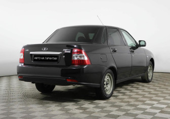 Подержанный автомобиль LADA (ВАЗ) Priora Sedan 2015 года (3 фото)