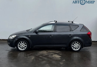 Подержанный автомобиль Kia Ceed Wagon 2008 года (8 фото)