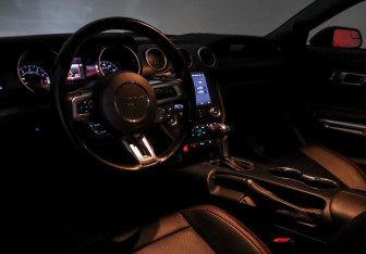 Подержанный автомобиль Ford Mustang Coupe 2018 года (23 фото)