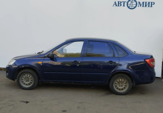 Подержанный автомобиль LADA (ВАЗ) Granta Sedan 2012 года (5 фото)