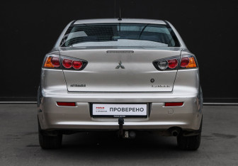 Подержанный автомобиль Mitsubishi Lancer Sedan 2014 года (5 фото)