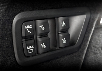 Подержанный автомобиль BMW X7 2019 года (27 фото)