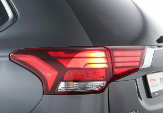 Подержанный автомобиль Mitsubishi Outlander 2017 года (8 фото)