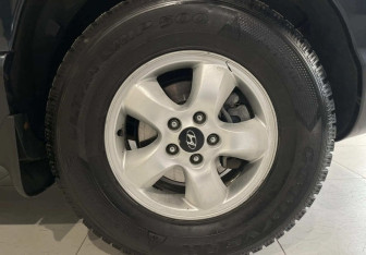 Подержанный автомобиль Hyundai Santa Fe 2011 года (20 фото)