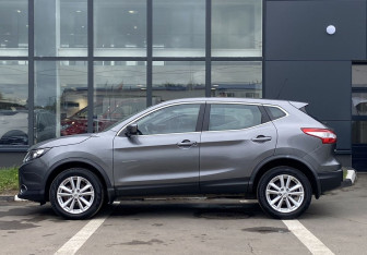 Подержанный автомобиль Nissan Qashqai 2016 года (8 фото)