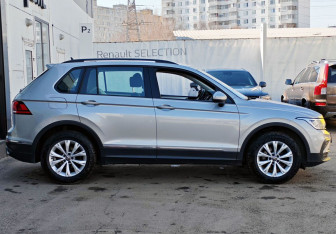 Подержанный автомобиль Volkswagen Tiguan 2021 года (4 фото)