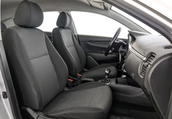 Подержанный автомобиль Kia Rio Hatchback 2021 года (22 фото)