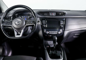 Подержанный автомобиль Nissan Qashqai 2021 года (11 фото)