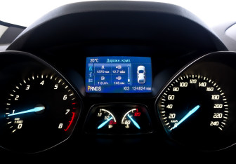 Подержанный автомобиль Ford Kuga 2013 года (13 фото)