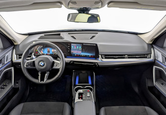Подержанный автомобиль BMW X1 2025 года (14 фото)