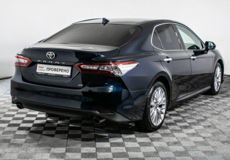 Подержанный автомобиль Toyota Camry Sedan 2019 года (5 фото)
