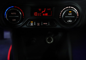 Подержанный автомобиль Kia Rio Sedan 2015 года (8 фото)