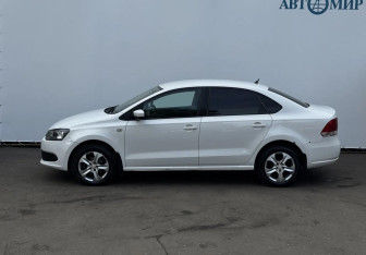 Подержанный автомобиль Volkswagen Polo Sedan 2012 года (5 фото)
