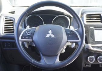 Подержанный автомобиль Mitsubishi ASX 2014 года (14 фото)