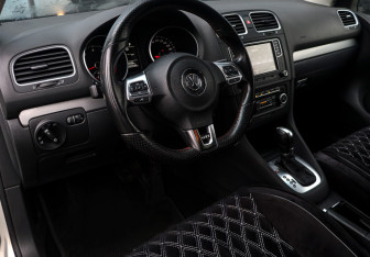 Подержанный автомобиль Volkswagen Golf Hatchback 2011 года (14 фото)