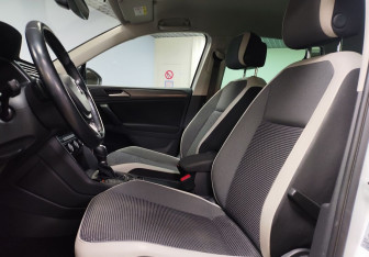 Подержанный автомобиль Volkswagen Tiguan 2019 года (10 фото)