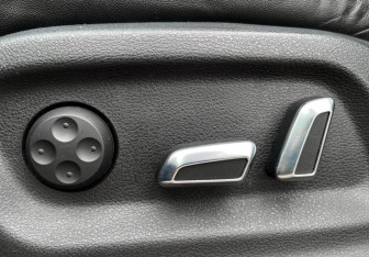 Подержанный автомобиль Audi Q5 2013 года (14 фото)