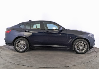 Подержанный автомобиль BMW X4 2021 года (4 фото)