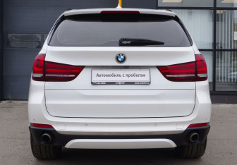 Подержанный автомобиль BMW X5 2016 года (6 фото)