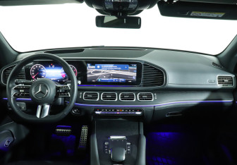Подержанный автомобиль Mercedes-Benz GLE 2025 года (12 фото)