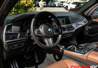 Подержанный автомобиль BMW X7 2019 года (16 фото)