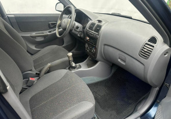 Подержанный автомобиль Hyundai Accent Sedan 2008 года (13 фото)