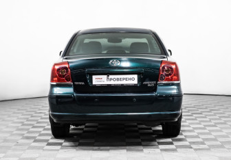 Подержанный автомобиль Toyota Avensis Sedan 2004 года (6 фото)