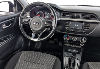 Подержанный автомобиль Kia Rio Hatchback 2020 года (25 фото)