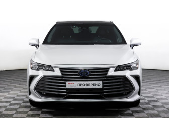 Подержанный автомобиль Toyota Avalon 2022 года (2 фото)