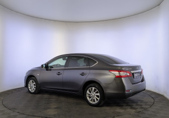 Подержанный автомобиль Nissan Sentra Sedan 2014 года (7 фото)