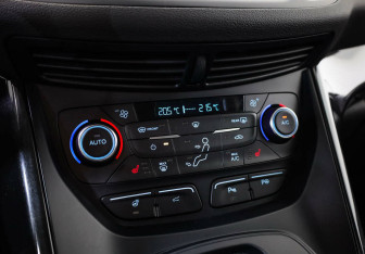 Подержанный автомобиль Ford Kuga 2017 года (14 фото)