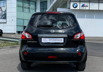Подержанный автомобиль Nissan Qashqai+2 2012 года (6 фото)