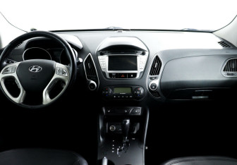 Подержанный автомобиль Hyundai ix35 2013 года (8 фото)