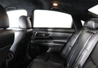 Подержанный автомобиль Nissan Teana 2015 года (8 фото)