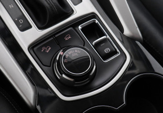 Подержанный автомобиль Mitsubishi Pajero Sport 2017 года (13 фото)