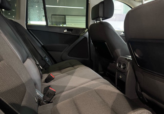 Подержанный автомобиль Volkswagen Tiguan 2011 года (11 фото)