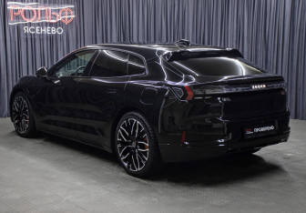 Подержанный автомобиль Zeekr 001 2023 года (7 фото)