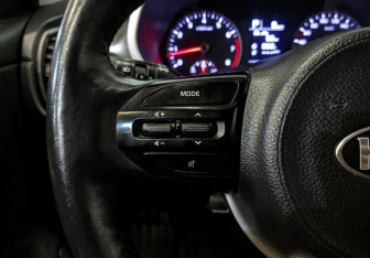 Подержанный автомобиль Kia Rio Hatchback 2021 года (24 фото)