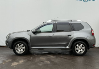 Подержанный автомобиль Nissan Terrano 2014 года (8 фото)