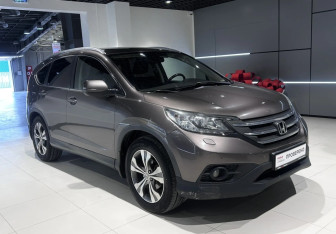 Подержанный автомобиль Honda CR-V 2013 года (3 фото)