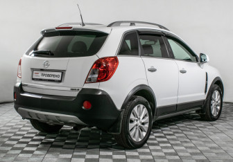 Подержанный автомобиль Opel Antara 2015 года (5 фото)
