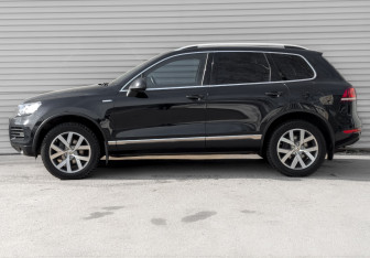 Подержанный автомобиль Volkswagen Touareg 2013 года (8 фото)